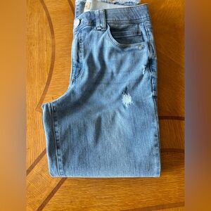 Democracy High Rise Jeans NWOT